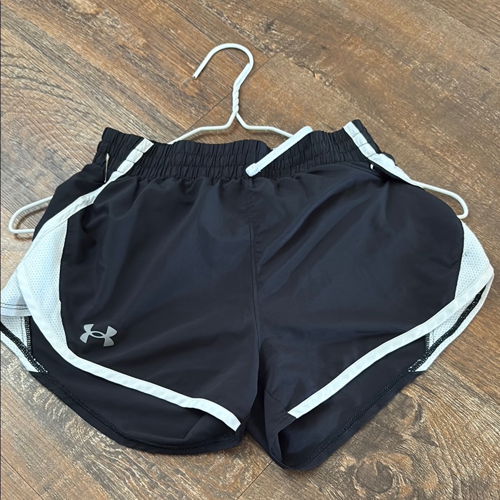 Under Armour girls Black Shorts YM